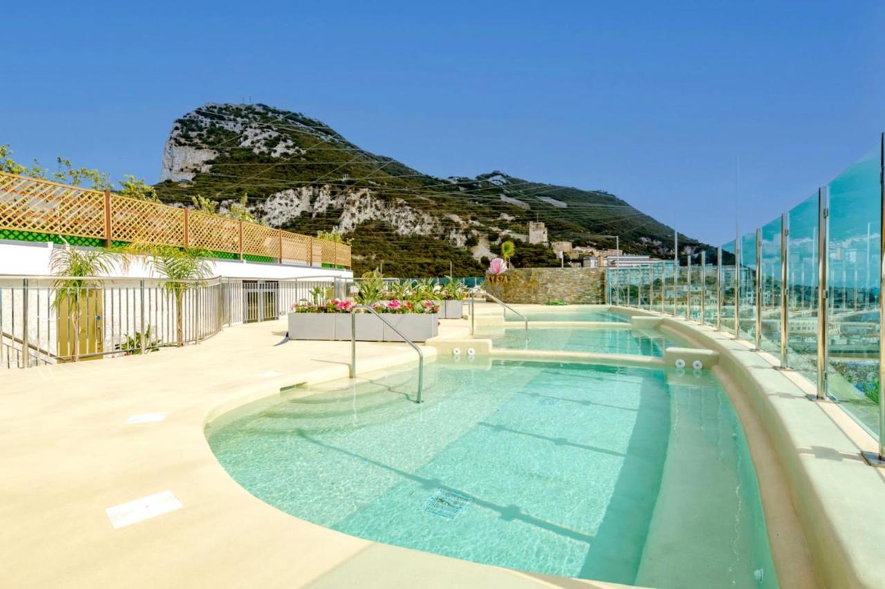Ocean Spa Suite 11-Hosted By Sweetstay Gibraltar Extérieur photo