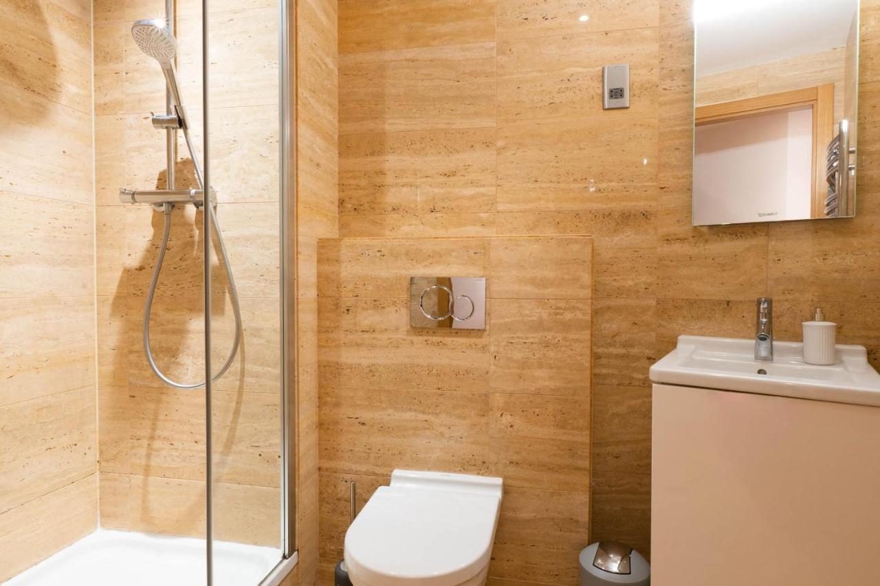 Ocean Spa Suite 11-Hosted By Sweetstay Gibraltar Extérieur photo